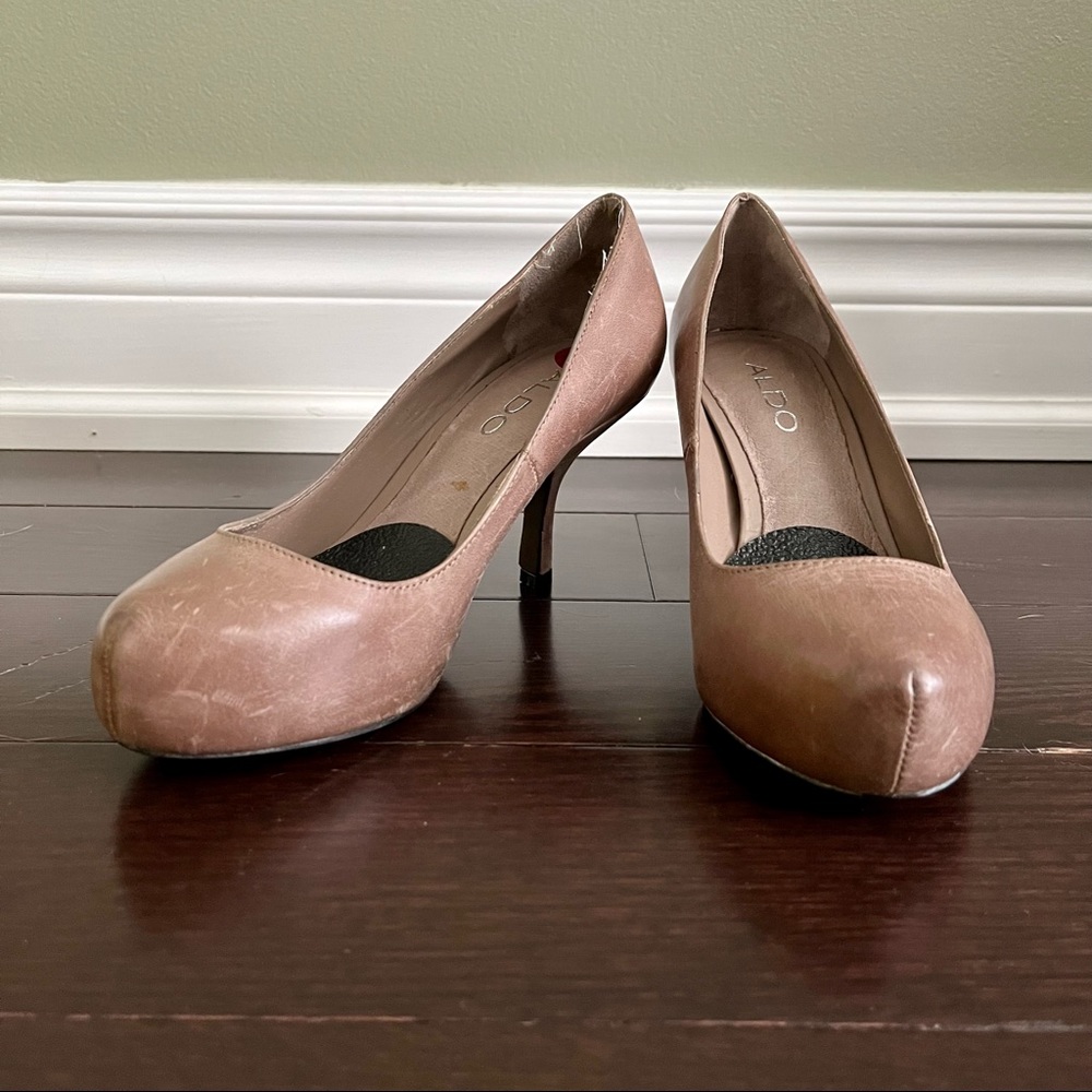 Aldo NWT vintage-look heels